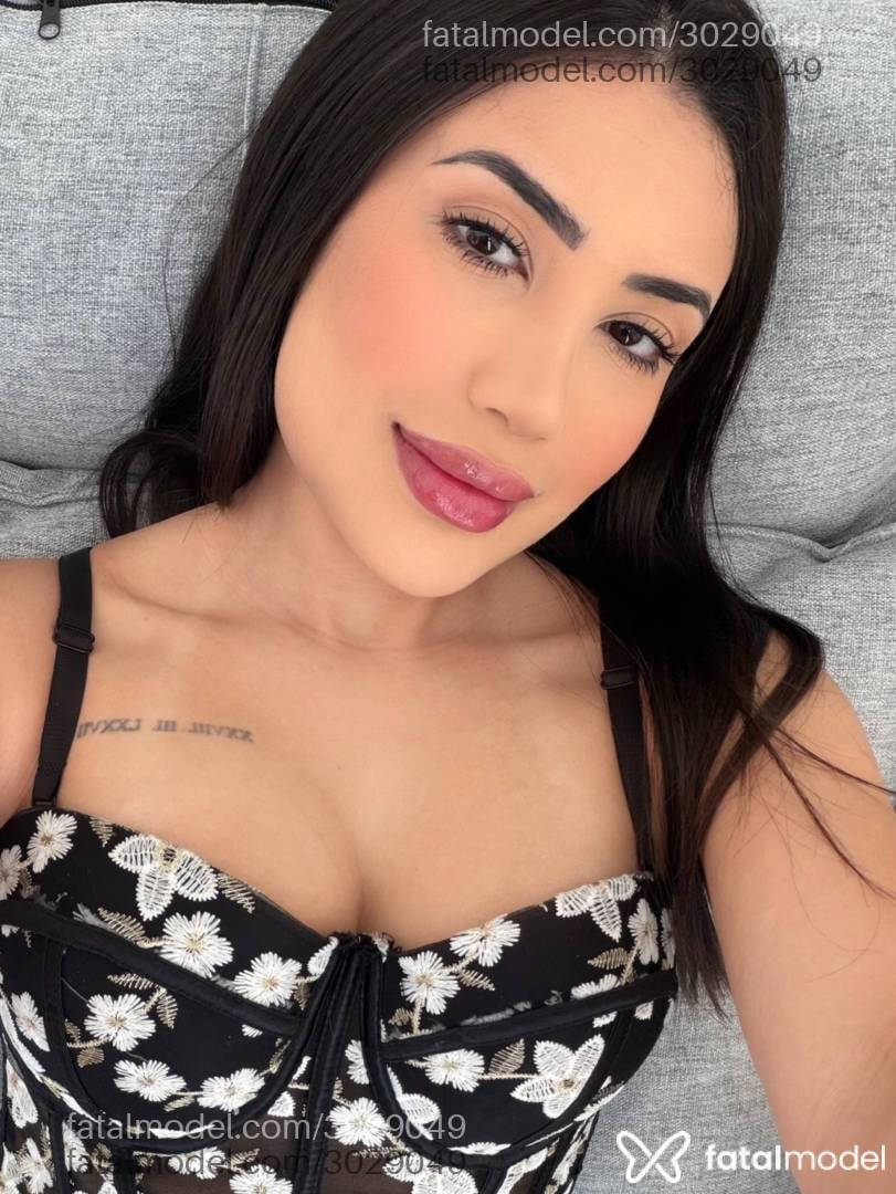 Acompanhante mulher com cabelo castanho de olhos castanhos - Sophia Laurent