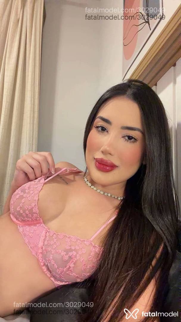Acompanhante mulher com cabelo castanho de olhos castanhos em São Paulo - Sophia Laurent