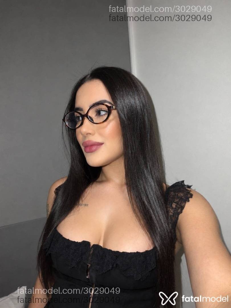 Acompanhante mulher com cabelo castanho de olhos castanhos - Sophia Laurent