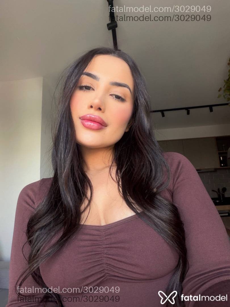 Acompanhante mulher com cabelo castanho de olhos castanhos em São Paulo - Sophia Laurent