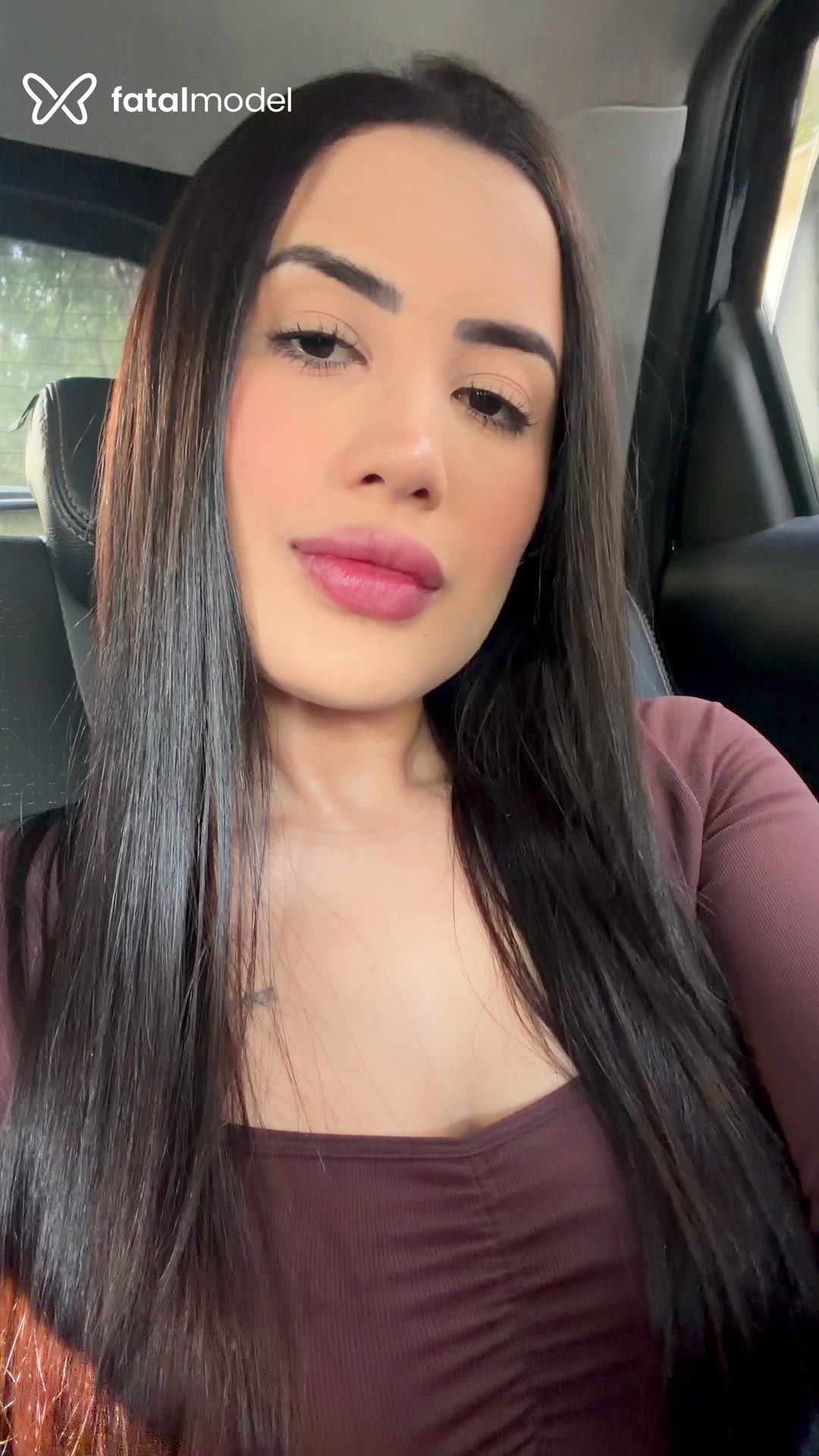 Acompanhante mulher com cabelo castanho de olhos castanhos - Sophia Laurent Acompanhante mulher com cabelo castanho de olhos castanhos - Sophia Laurent