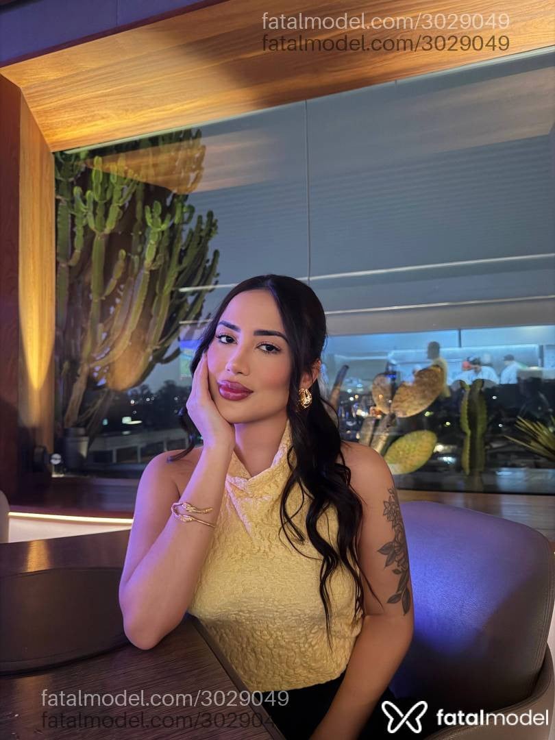 Acompanhante mulher com cabelo castanho de olhos castanhos em São Paulo - Sophia Laurent