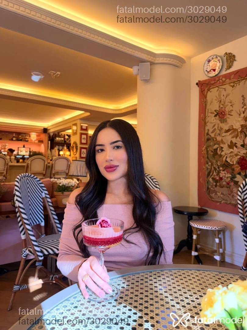 Acompanhante mulher com cabelo castanho de olhos castanhos em São Paulo - Sophia Laurent