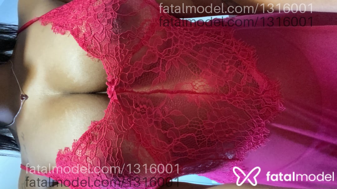Acompanhante mulher com cabelo castanho de olhos castanhos em Maringá - Any Mello