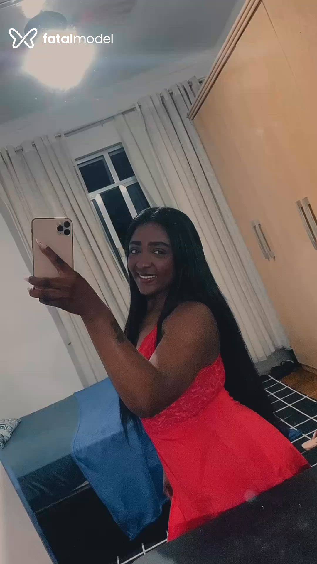 Acompanhante mulher com cabelo castanho de olhos pretos - Pretalisa