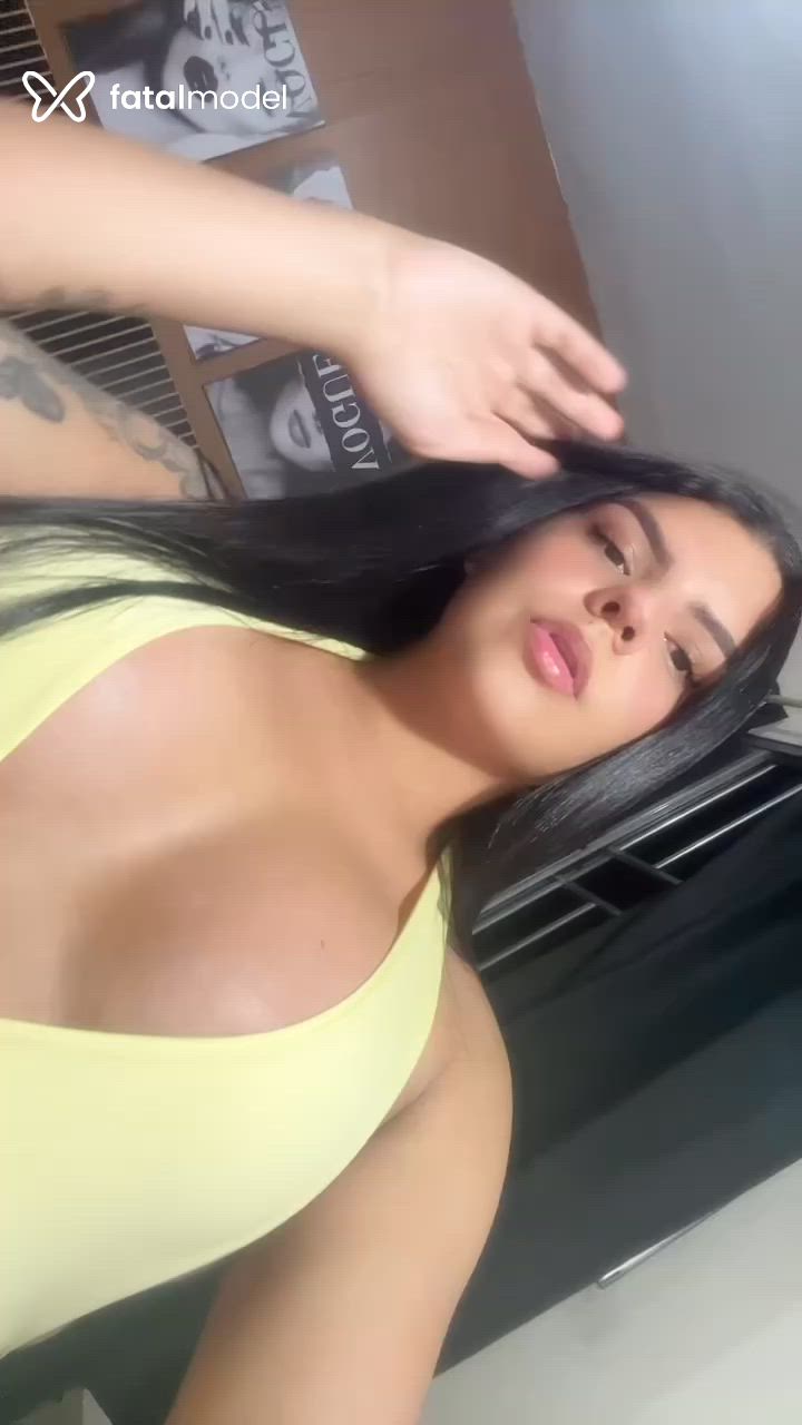 Acompanhante mulher trans com cabelo castanho de olhos castanhos - Bella Sofia