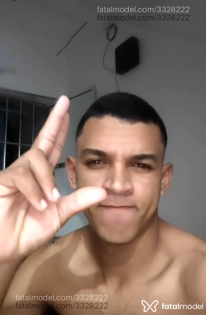 Acompanhante homem com cabelo castanho de olhos mel - Fagner Acompanhante homem com cabelo castanho de olhos mel - Fagner