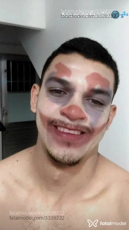 Acompanhante homem com cabelo castanho de olhos mel - Fagner Acompanhante homem com cabelo castanho de olhos mel - Fagner