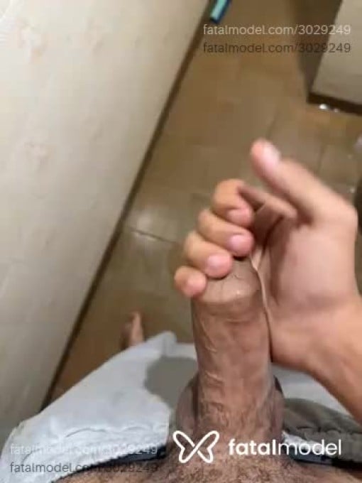 Acompanhante homem morena (o) de olhos castanhos em Goiânia - Eduardo