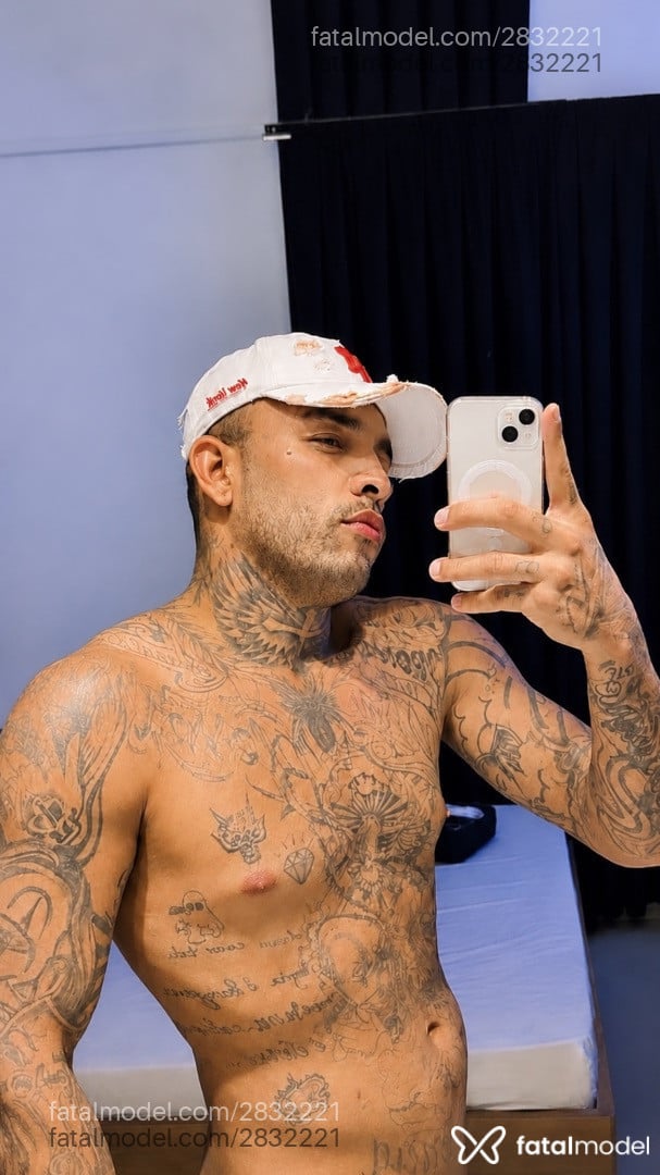 Acompanhante homem com cabelo castanho de olhos castanhos em Atibaia - Guilherme Russo