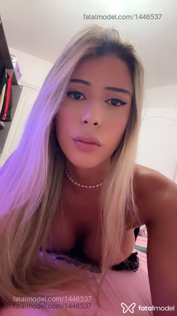 Acompanhante mulher trans loira (o) de olhos castanhos em Palmas - Novinhaaa