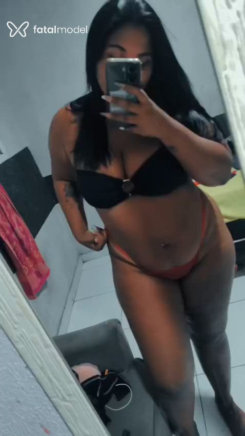 Acompanhante mulher morena (o) de olhos pretos - Cerejnha