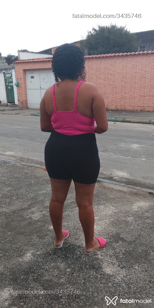 Acompanhante mulher morena (o) de olhos castanhos - Anitta