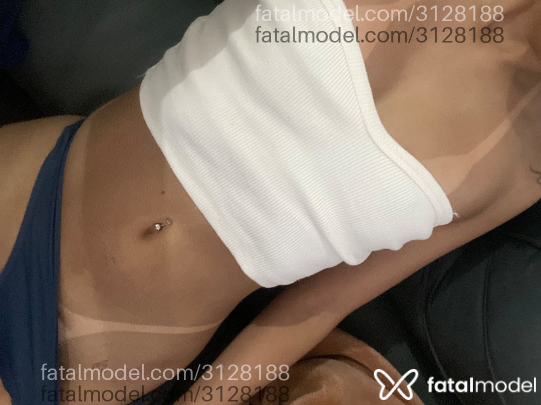 Acompanhante mulher com cabelo castanho de olhos castanhos em Maringá - Bárbara