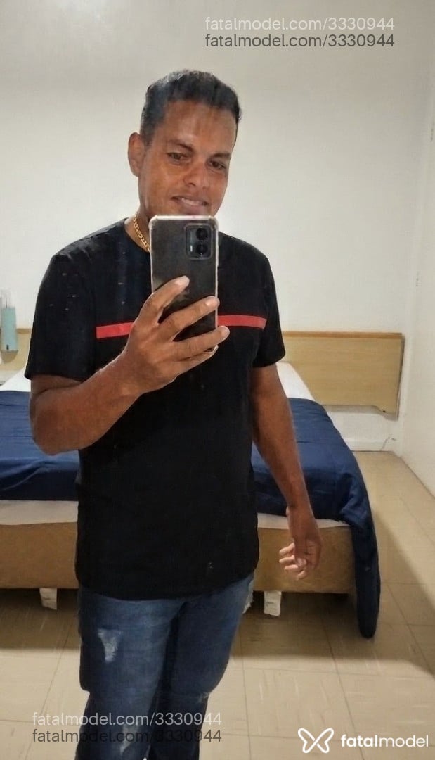 Acompanhante homem morena (o) de olhos castanhos - Ander Acompanhante homem morena (o) de olhos castanhos - Ander