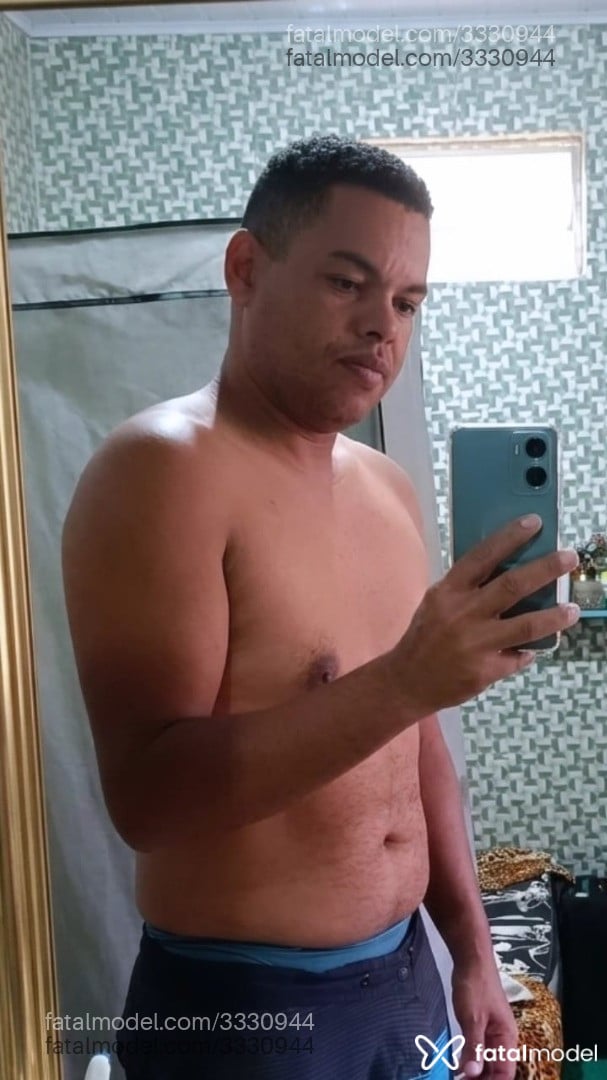 Acompanhante homem morena (o) de olhos castanhos - Ander Acompanhante homem morena (o) de olhos castanhos - Ander
