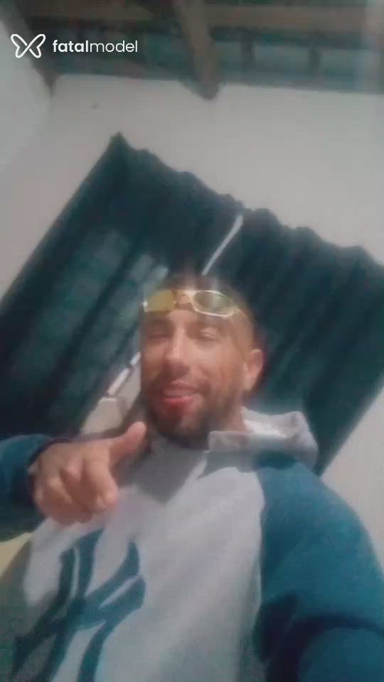 Acompanhante homem com cabelo castanho de olhos castanhos - Ariel Pacheco Acompanhante homem com cabelo castanho de olhos castanhos - Ariel Pacheco