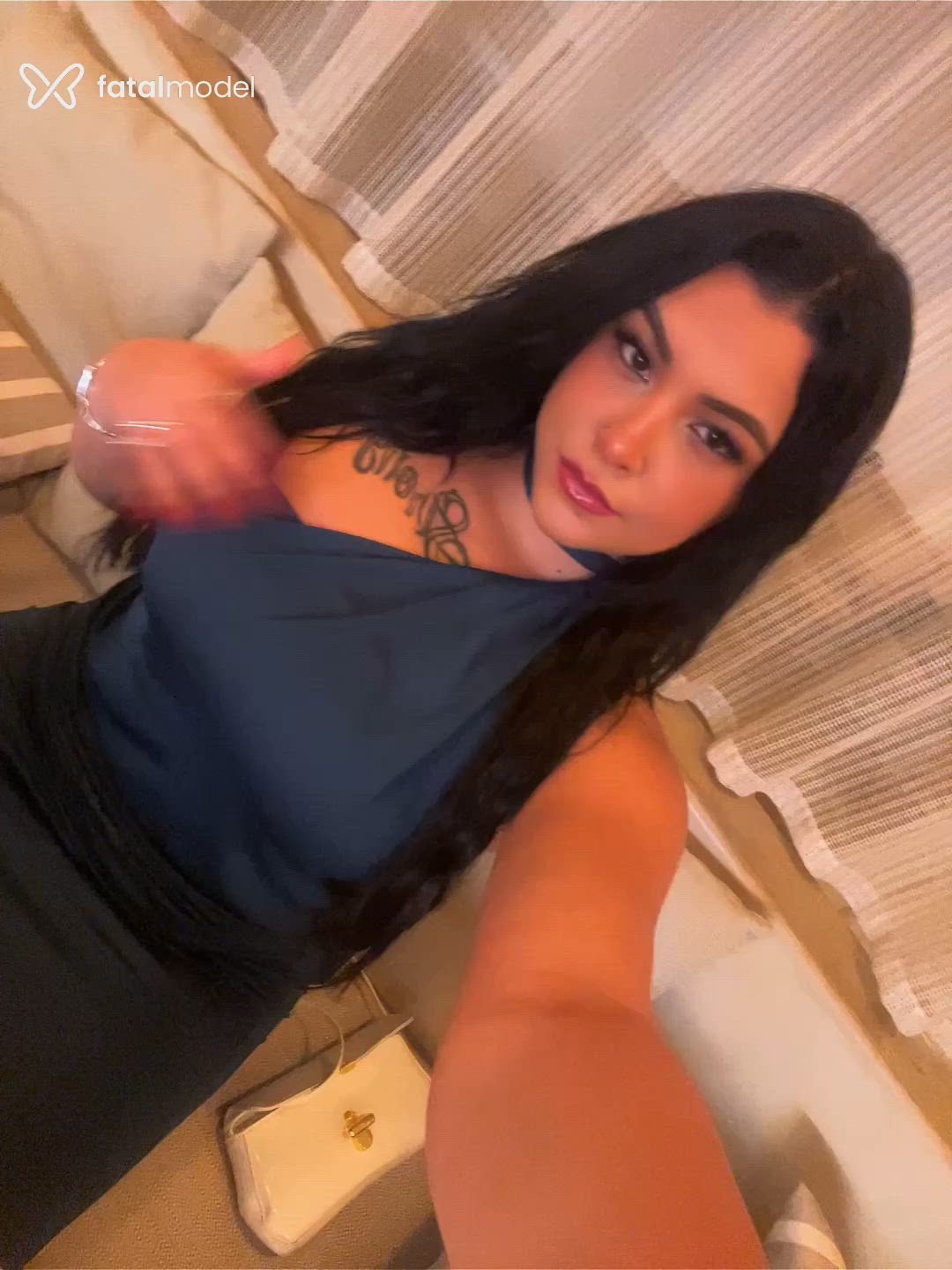 Acompanhante mulher morena (o) de olhos pretos em Belo Horizonte Acompanhante mulher morena (o) de olhos pretos em Belo Horizonte - Sara Salles