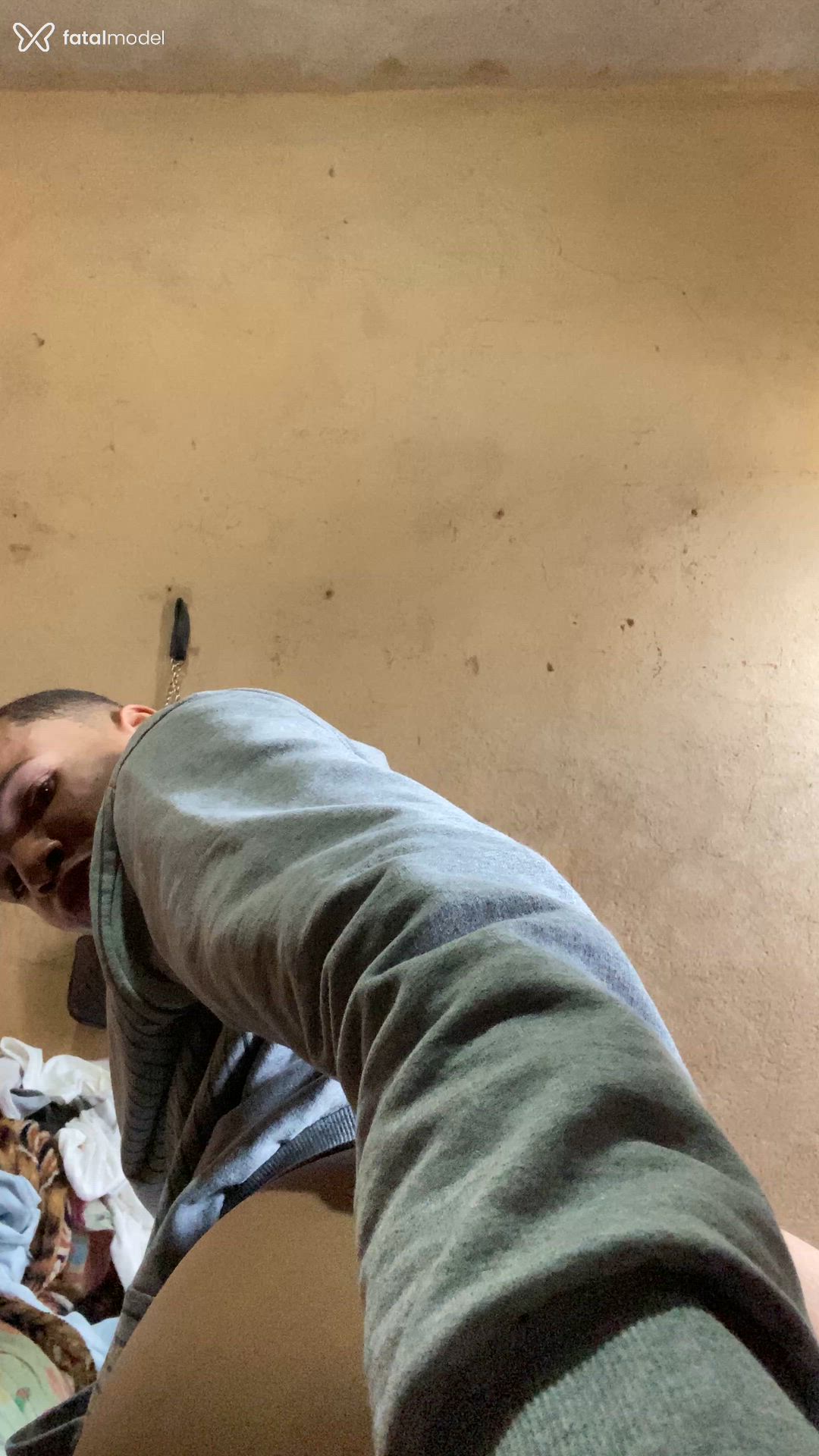 Acompanhante homem com cabelo castanho de olhos pretos - Lukke Santos