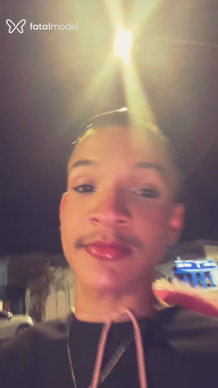 Acompanhante homem com cabelo castanho de olhos pretos - Lukke Santos