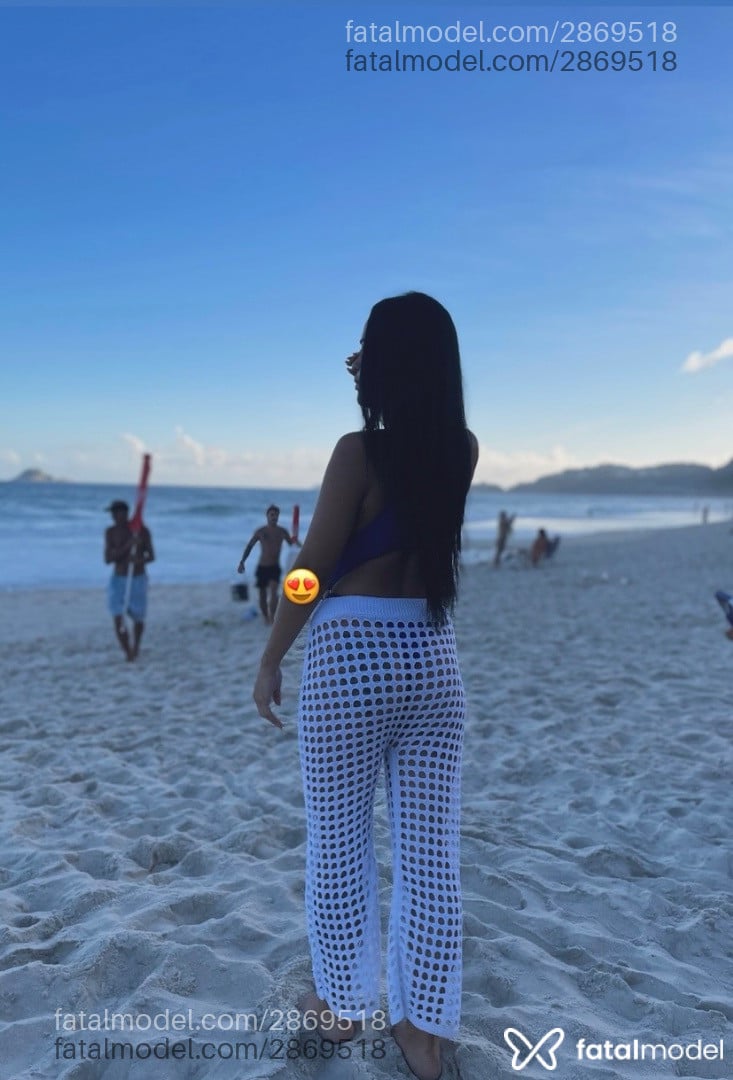 Acompanhante mulher morena (o) de olhos castanhos em Rio de Janeiro Acompanhante mulher morena (o) de olhos castanhos em Rio de Janeiro - Mel