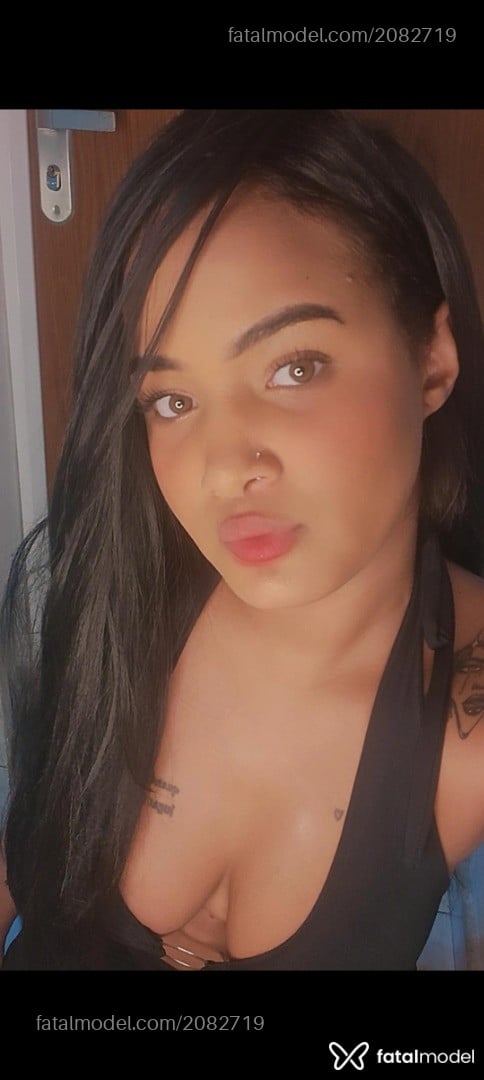 Acompanhante mulher com cabelo castanho de olhos verdes - Kathelin Silva Acompanhante mulher com cabelo castanho de olhos verdes - Kathelin Silva