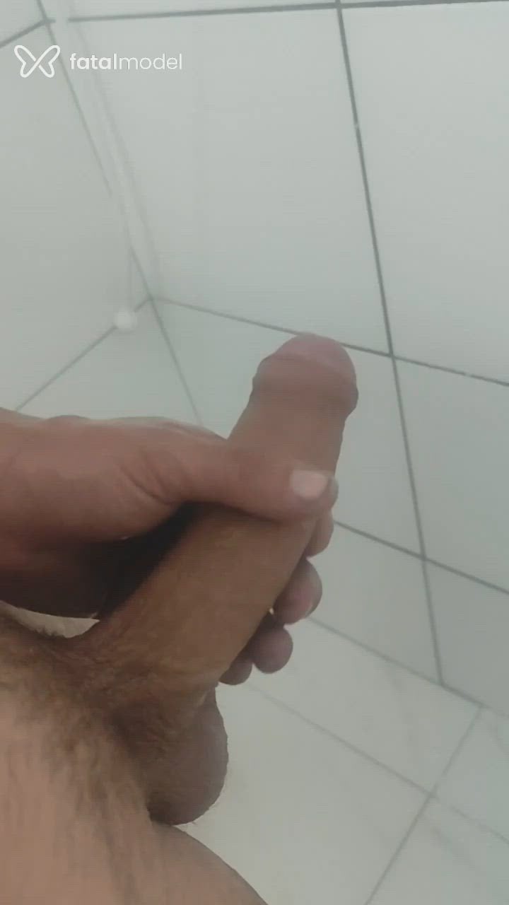 Acompanhante homem com cabelo castanho de olhos castanhos em Araranguá Acompanhante homem com cabelo castanho de olhos castanhos em Araranguá - Gatodot