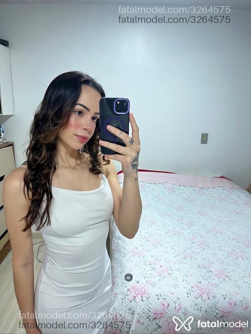 Acompanhante mulher com cabelo castanho de olhos castanhos em Caxias do Sul - Melany