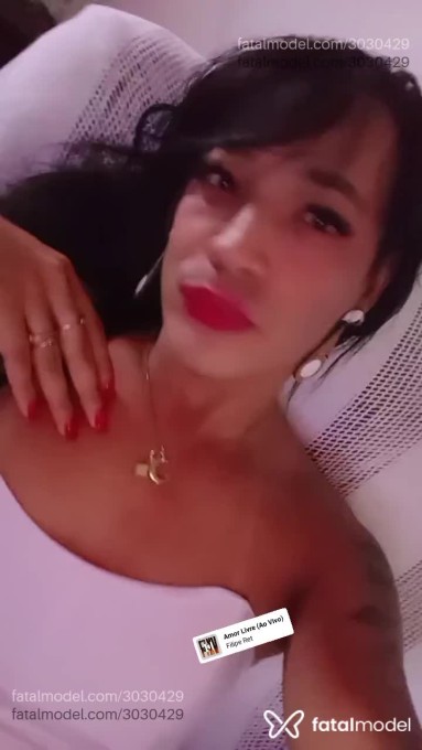Acompanhante não-binário com cabelo castanho de olhos castanhos em Tangará da Serra - Eloar