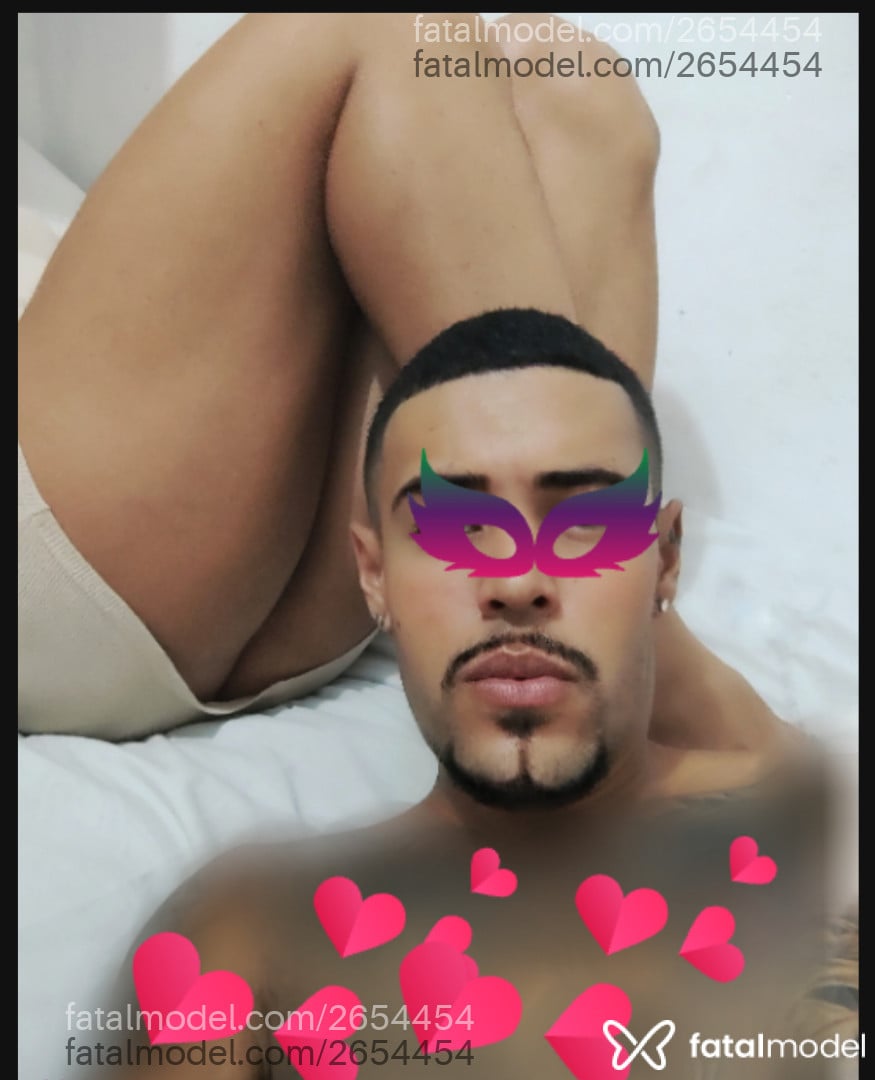 Acompanhante homem morena (o) de olhos castanhos - Biell
