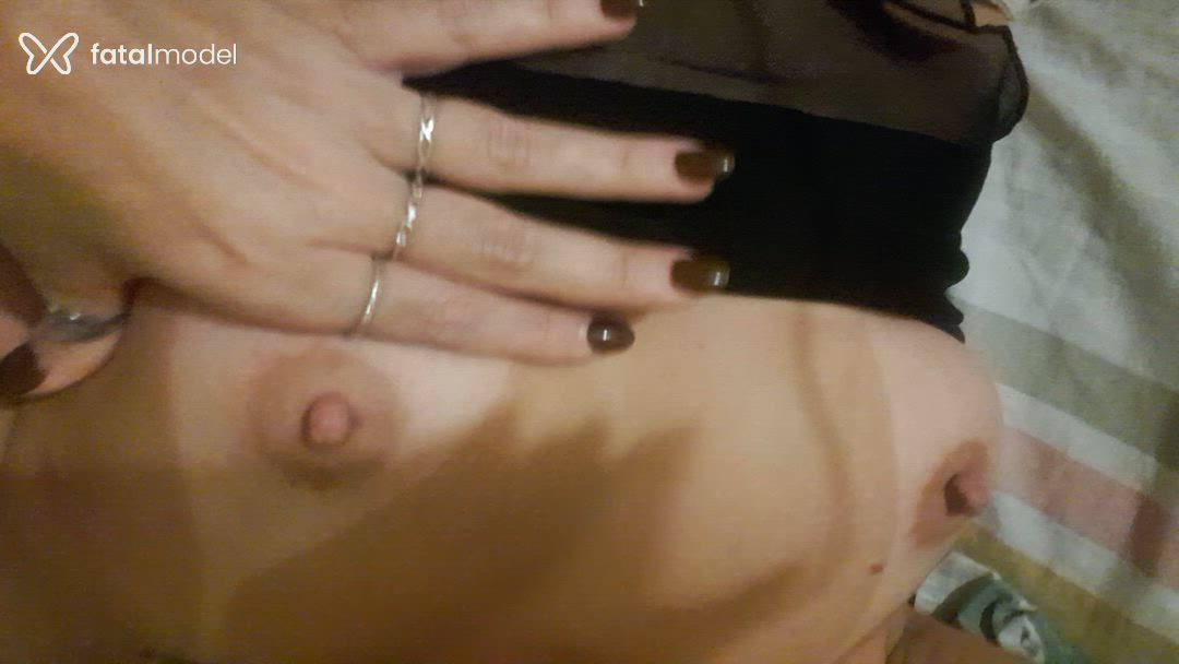 Acompanhante mulher morena (o) de olhos verdes - Mirella Azeredo