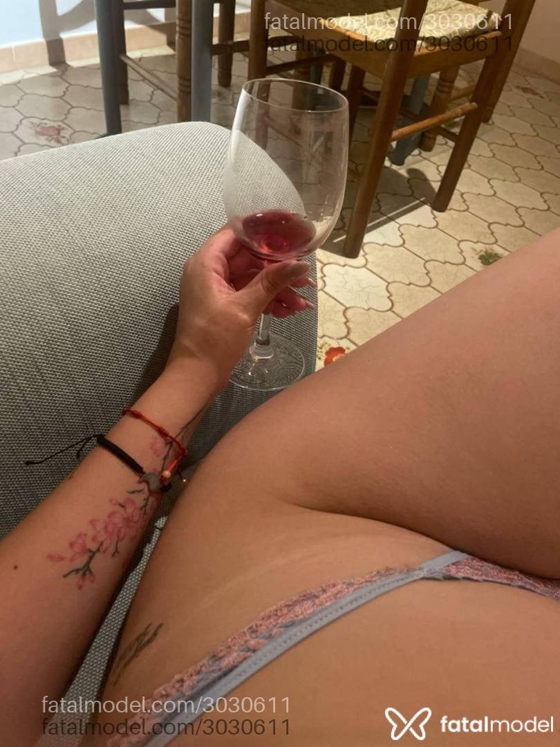 Acompanhante mulher loira (o) de olhos mel em Taubaté - Luma Marques