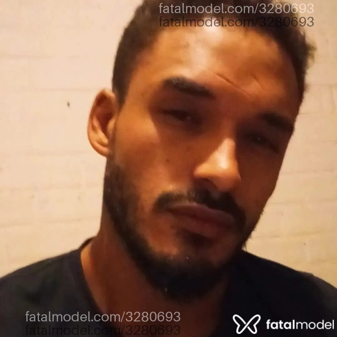 Acompanhante homem morena (o) de olhos castanhos em Torres Acompanhante homem morena (o) de olhos castanhos em Torres - Lorenzo