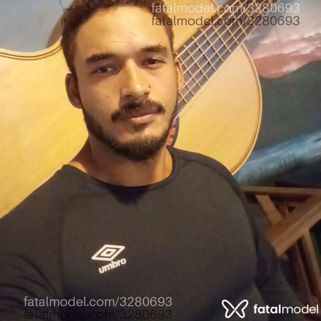 Acompanhante homem morena (o) de olhos castanhos em Torres Acompanhante homem morena (o) de olhos castanhos em Torres - Lorenzo