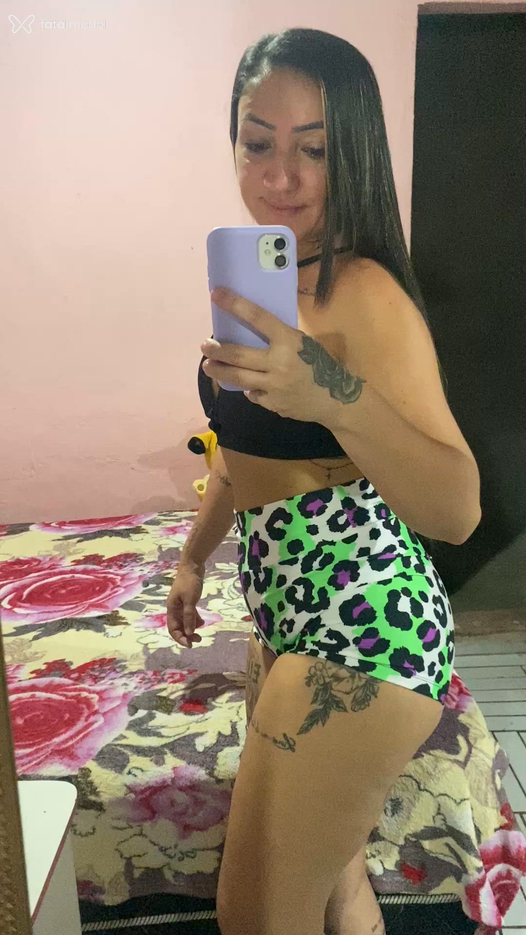 Acompanhante mulher com cabelo colorido de olhos castanhos em Parnamirim Acompanhante mulher com cabelo colorido de olhos castanhos em Parnamirim - Ah Cabulozinha