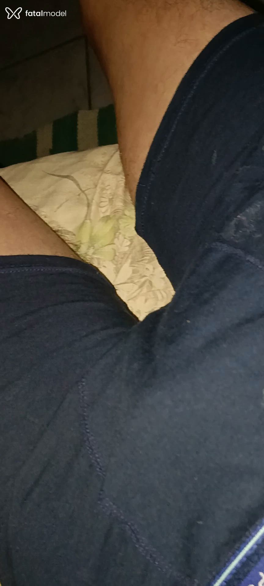 Acompanhante homem sem cabelo de olhos cinza - João Carlos