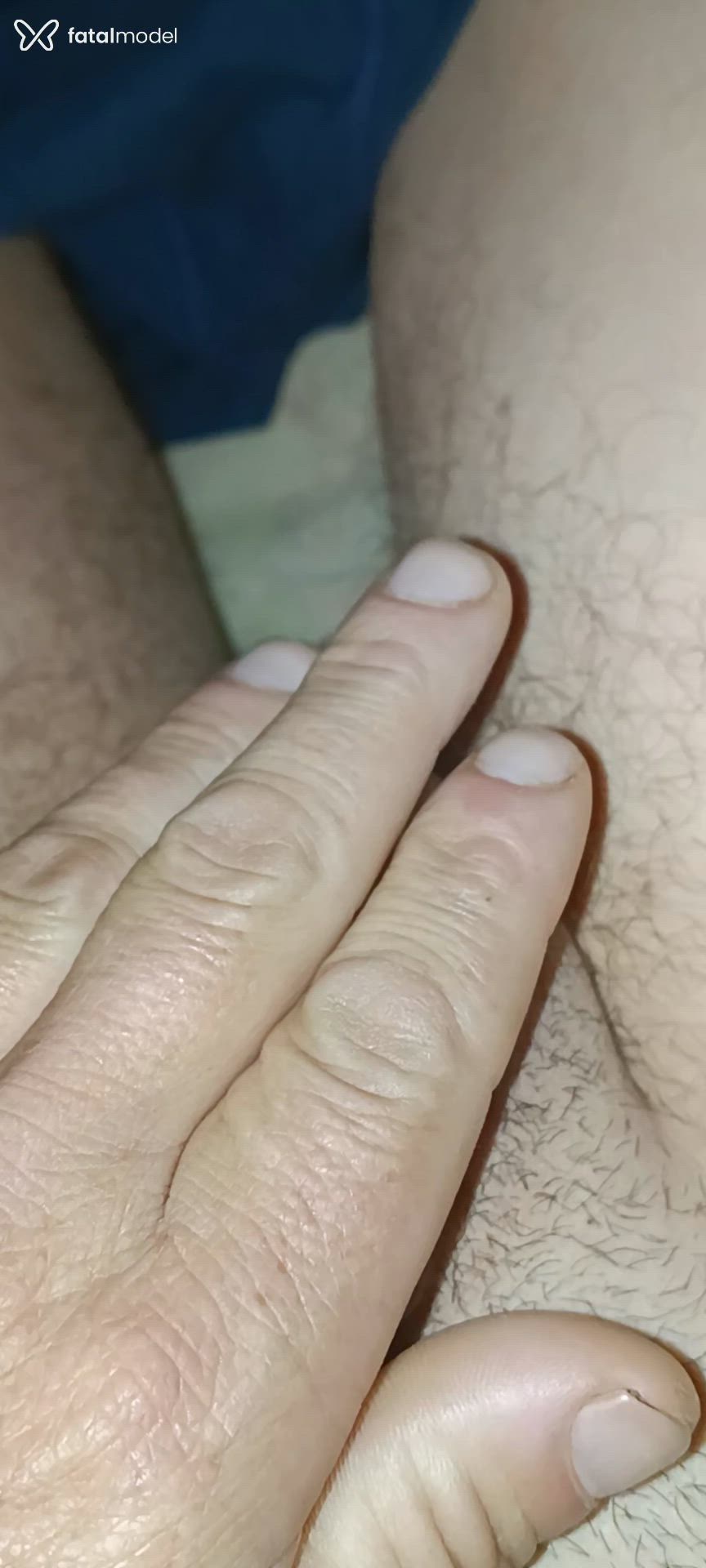 Acompanhante homem sem cabelo de olhos cinza - João Carlos