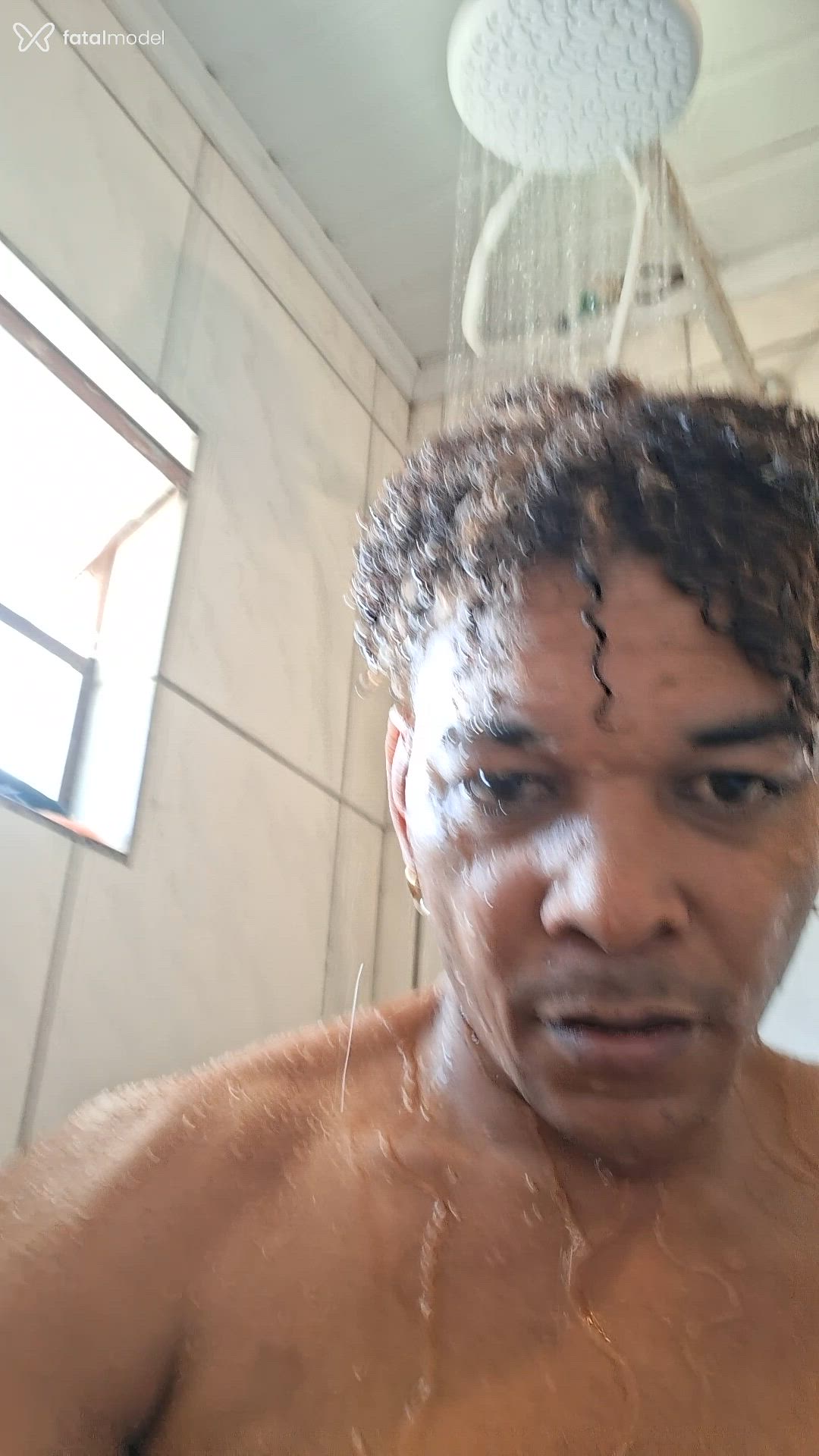 Acompanhante homem morena (o) de olhos pretos - Alfredo