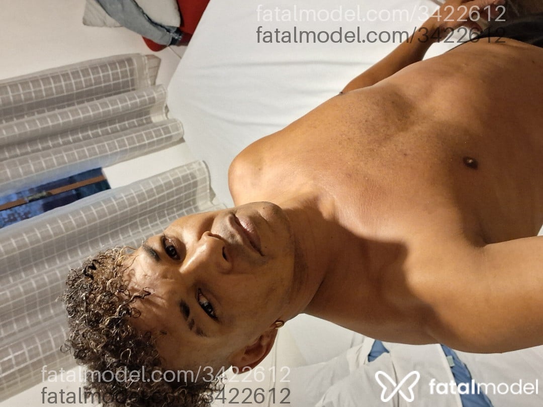 Acompanhante homem morena (o) de olhos pretos - Alfredo