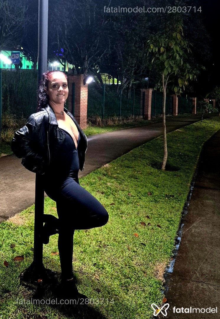 Acompanhante mulher ruiva (o) de olhos castanhos em Nazaré Paulista - May Ca