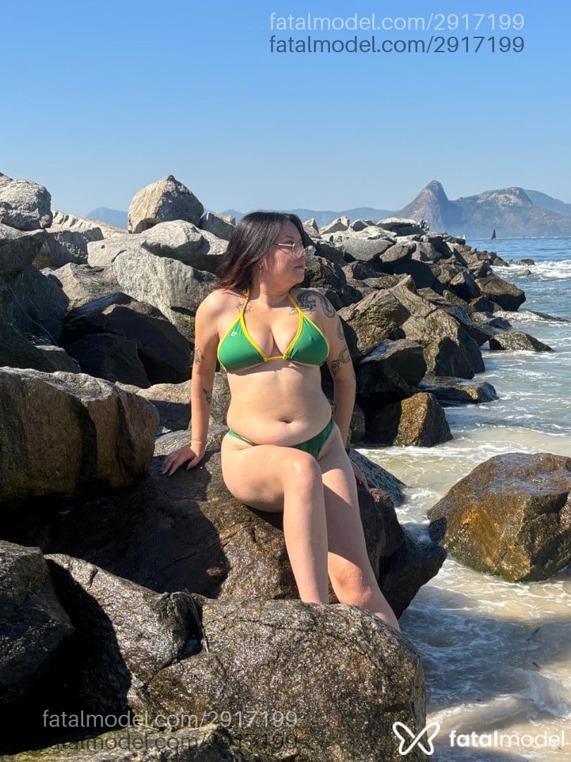 Acompanhante mulher morena (o) de olhos castanhos - Misaah