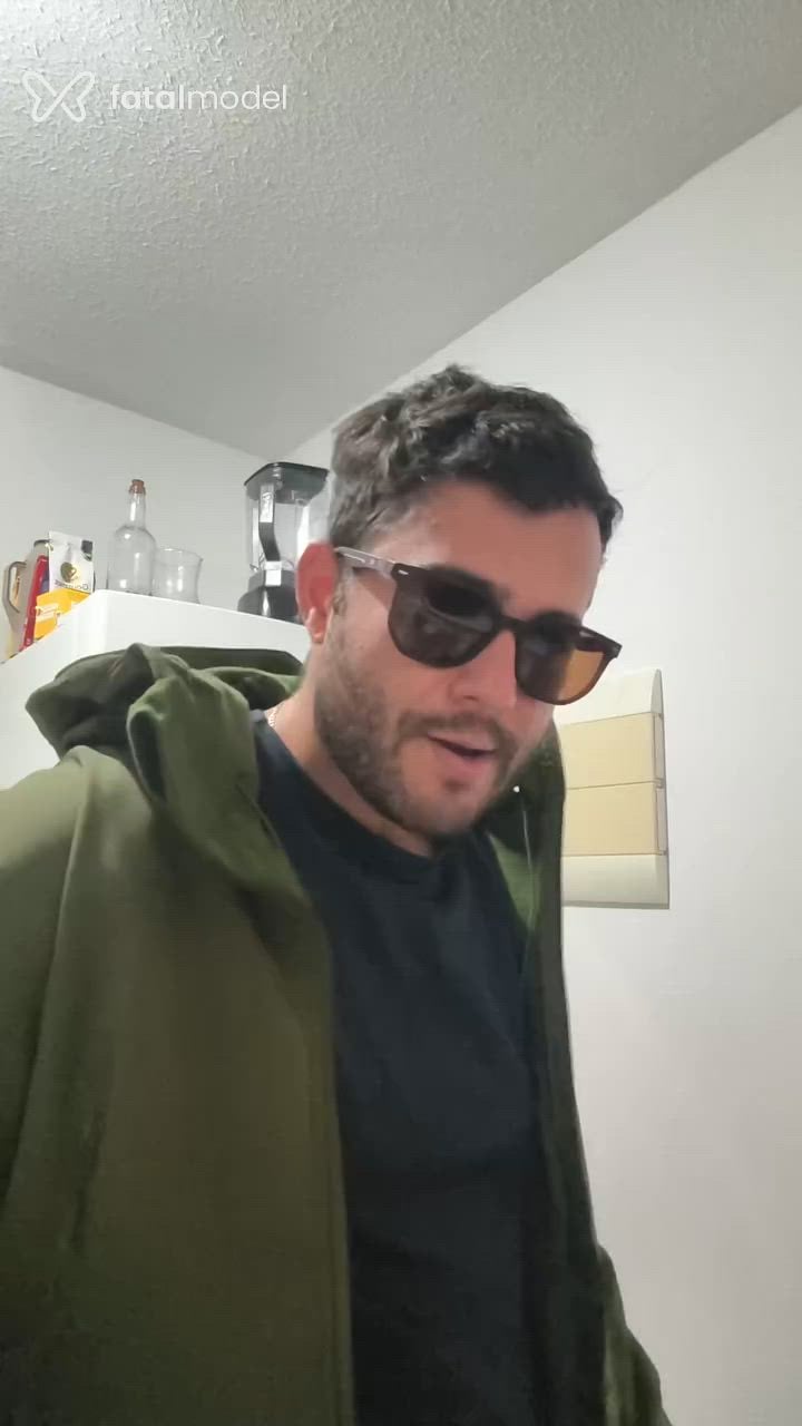 Acompanhante homem com cabelo castanho de olhos castanhos - Gustavo Acompanhante homem com cabelo castanho de olhos castanhos - Gustavo