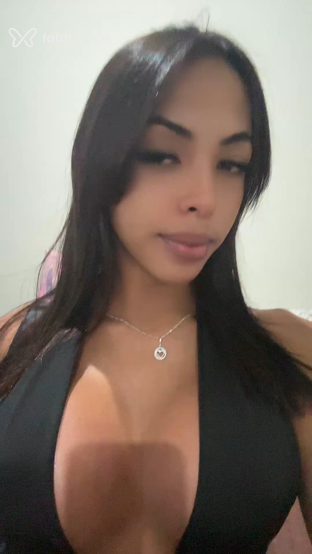 Acompanhante mulher trans com cabelo castanho de olhos castanhos em Petrolina Acompanhante mulher trans com cabelo castanho de olhos castanhos em Petrolina - Mirela Bahianinha