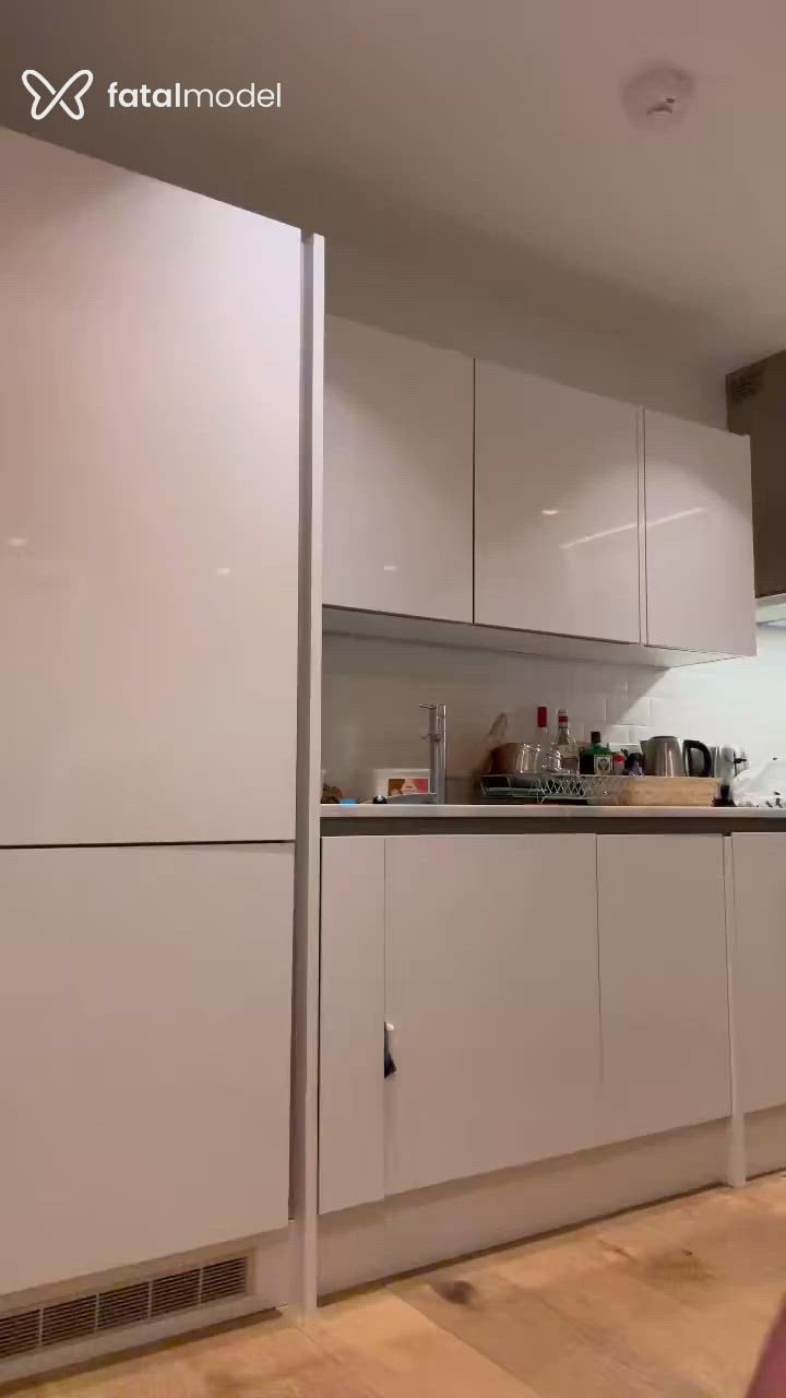 Acompanhante homem morena (o) de olhos castanhos em Salvador Acompanhante homem morena (o) de olhos castanhos em Salvador - Hung Available