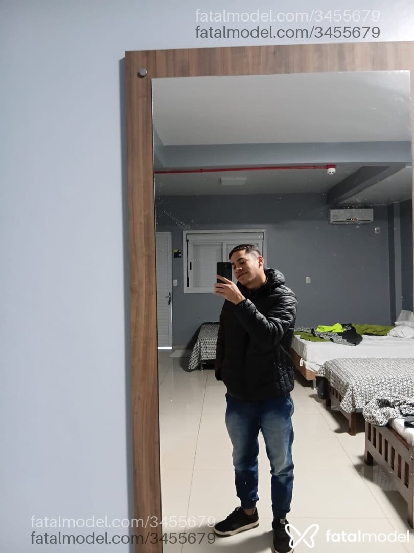 Acompanhante homem com cabelo castanho de olhos castanhos em Dourados - Gabriel