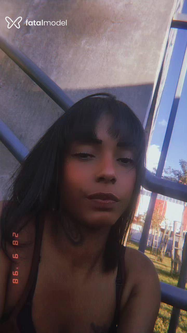 Acompanhante mulher morena (o) de olhos pretos - Pyetra Acompanhante mulher morena (o) de olhos pretos - Pyetra