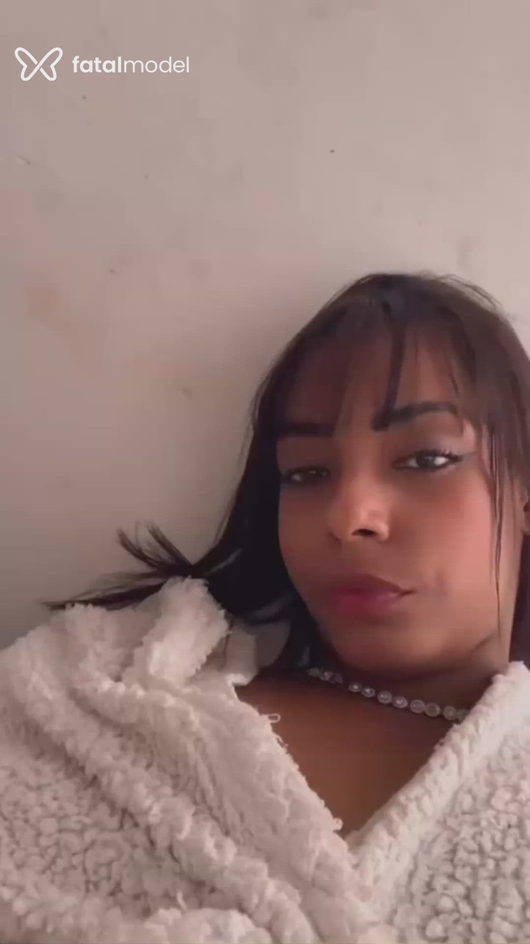 Acompanhante mulher morena (o) de olhos pretos - Pyetra Acompanhante mulher morena (o) de olhos pretos - Pyetra