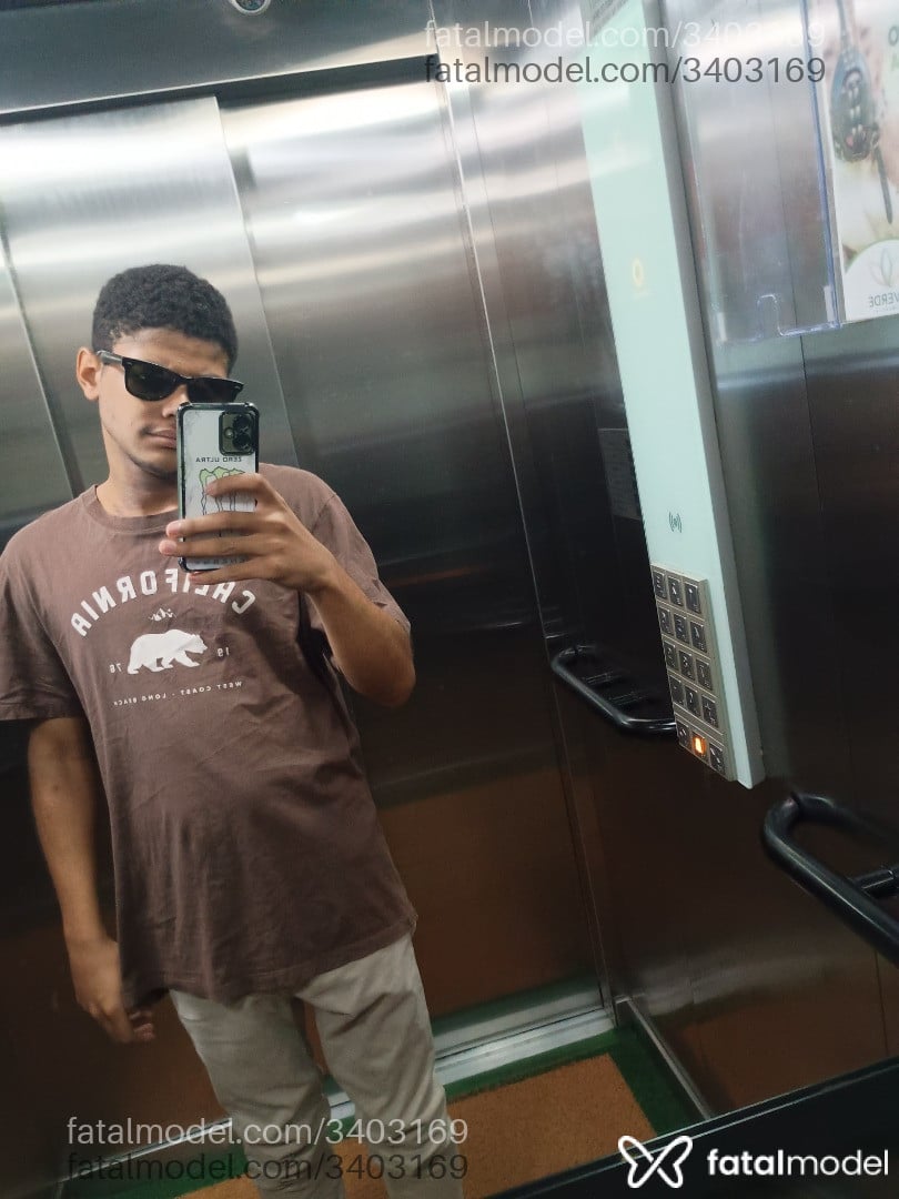 Acompanhante homem morena (o) de olhos pretos - Neguinsortudo