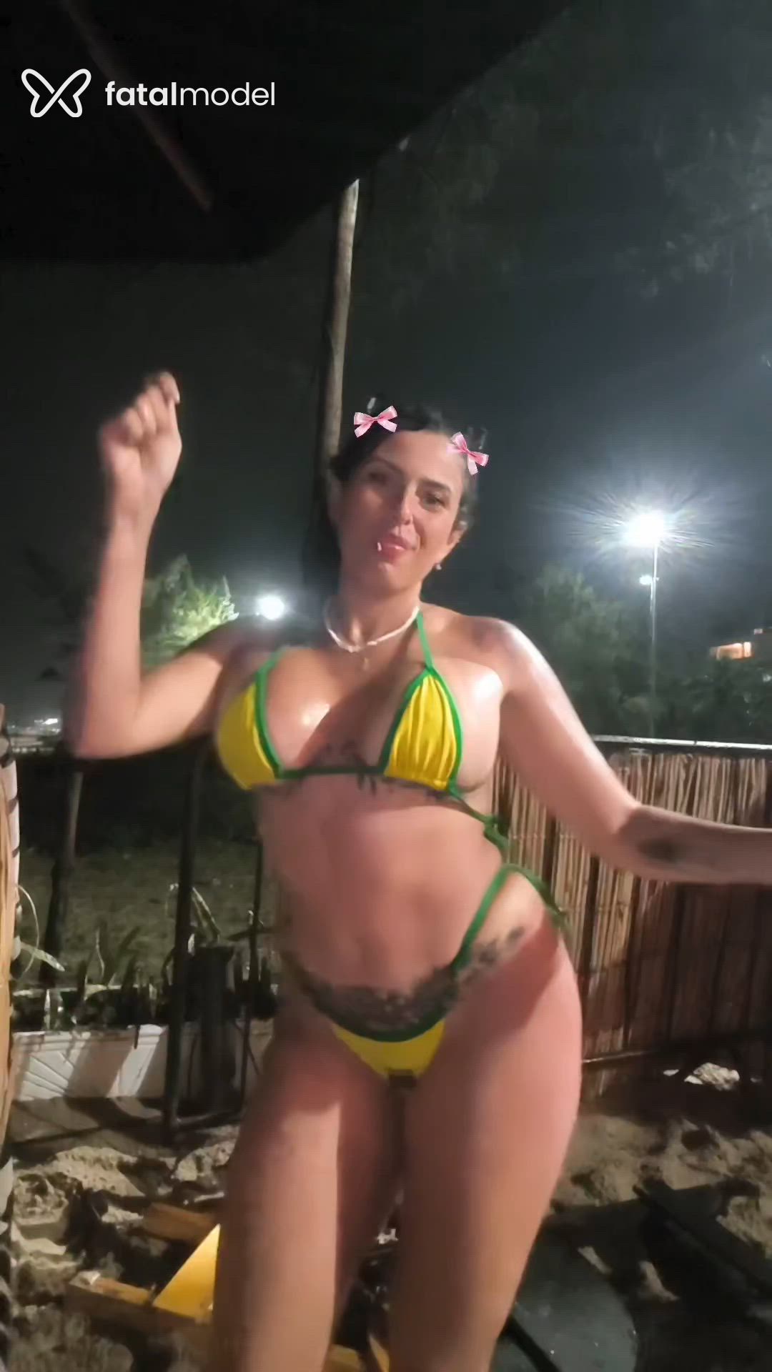 Acompanhante mulher morena (o) de olhos castanhos - Cibele Pacheco Acompanhante mulher morena (o) de olhos castanhos - Cibele Pacheco