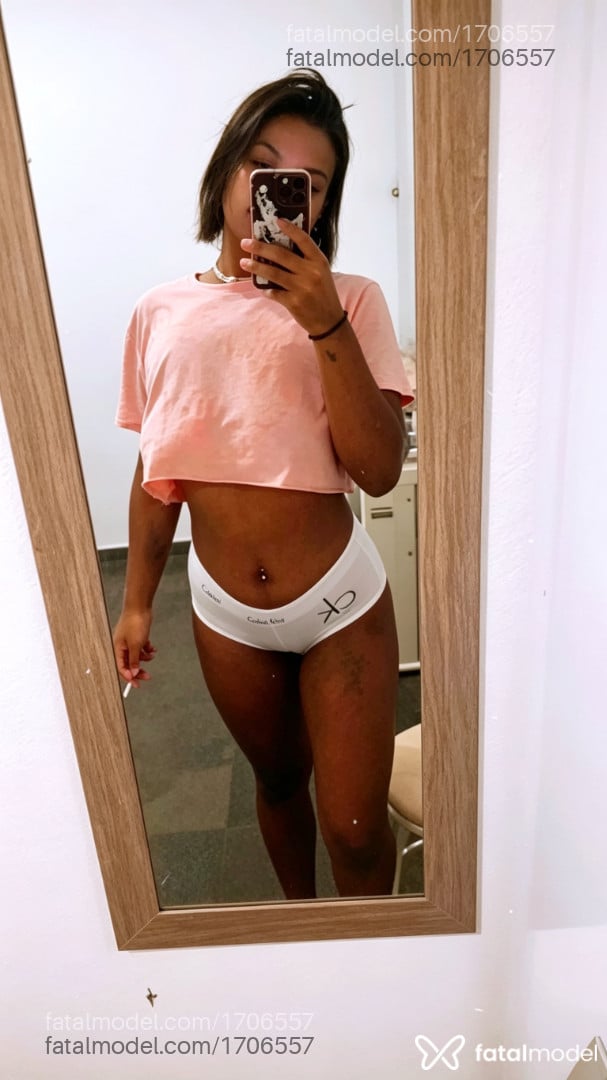 Acompanhante mulher morena (o) de olhos pretos em São João Del Rei Acompanhante mulher morena (o) de olhos pretos em São João Del Rei - Kaah